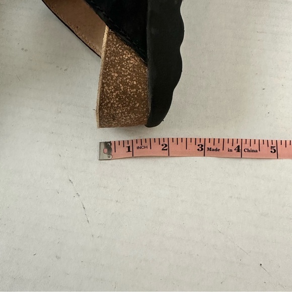 Dansko Maddy Slip-On Wedge Sandal Velcro Leather Black Sz 37 Excellent Condition - Picture 9 of 12